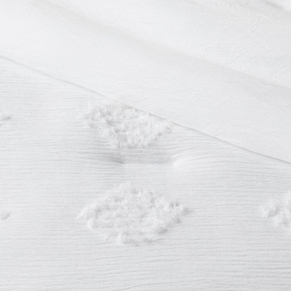 Threshold Tufted Diamond Crinkle Comforter & Sham Set Twin/Twin XL - Picture 3 of 4